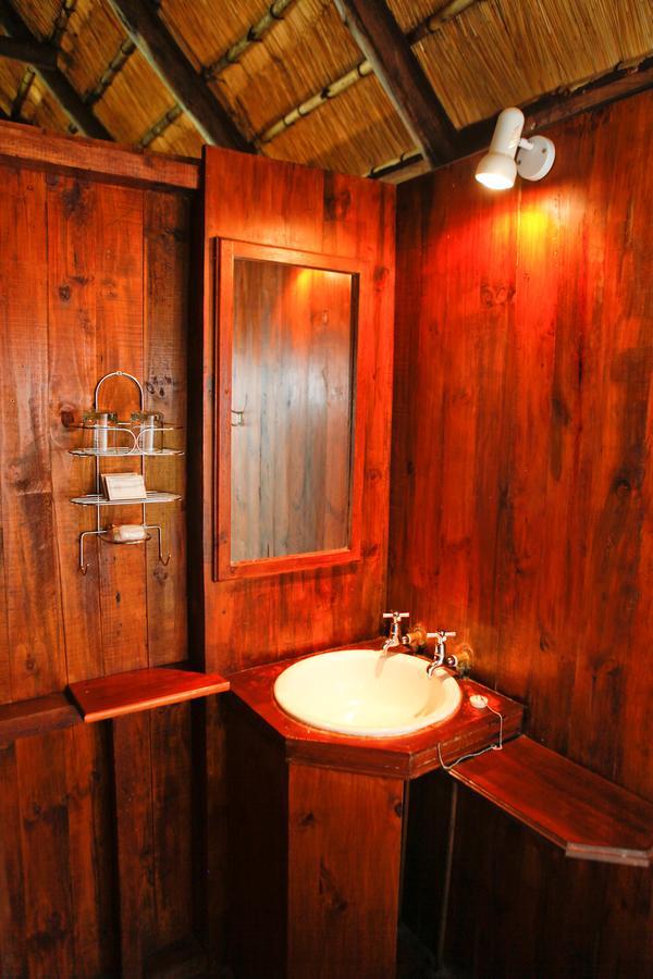 Nkwazi Lake Lodge 퐁골라 외부 사진